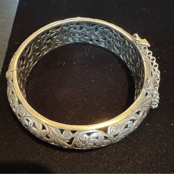 Beautifully handcrafted sterling silver Silpada bangle - Picture 8 of 9